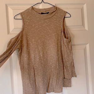 Open-shoulder sweater-blouse